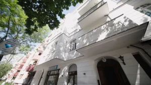 Repräsentative Praxis und Bürofläche in Gründerzeit Architektur nahe dem Ku’damm in Berlin