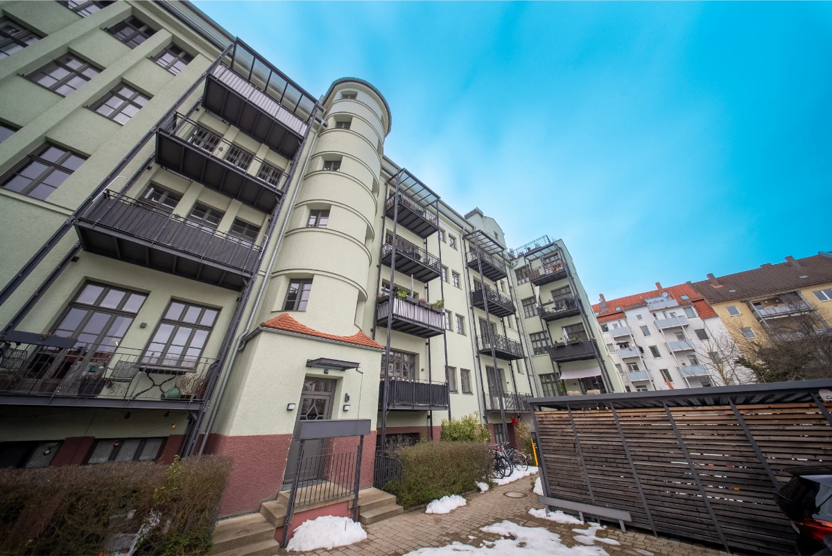 Design trifft Geschichte – Exklusives Loft-Penthouse mit Dachterrasse & Burgblick