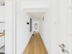 Helle Dachgeschosswohnung mit Möglichkeit zur Maisonette in bester Lage von Lauf an der Pegnitz - Flur