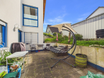 Großzügiges Mehrparteienhaus mit Haupthaus und 2 Einliegerwohnungen in idyllischer Lage von Pommelsbrunn-Hartmannshof - Terrasse Einliegerwohnung Souterrain
