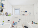 Großzügiges Mehrparteienhaus mit Haupthaus und 2 Einliegerwohnungen in idyllischer Lage von Pommelsbrunn-Hartmannshof - Badezimmer Einliegerwohnung Souterrain