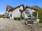 Großes Mehrparteienhaus mit Haupthaus und 2 Einliegerwohnungen in idyllischer Lage von Pommelsbrunn - Eingang: Terrasse Einliegerwohnung Dachgeschoss