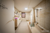 Einfamilienhaus mit viel Platz, Scheune, Gartenhaus und großzügigen Nebengebäuden - Badezimmer 2