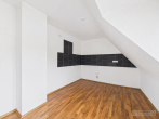 Charmante Dachgeschosswohnung mit 96m² Wohn-Nutzfläche! Möglichkeit zur Maisonette in Nürnberg Thon - Küche