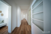 Renovierte 4-Zimmer Wohnung in Top-Lage im 1.OG! Perfekt für Familien oder Paare! - Flur
