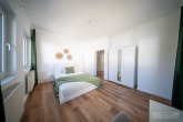Renovierte 4-Zimmer Wohnung in Top-Lage im 1.OG! Perfekt für Familien oder Paare! - Zimmer 3