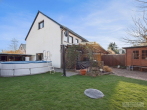 Attraktives Reihenendhaus mit großem Gartenbereich und modernisiertem Zustand in Lauf an der Pegnitz - Ansicht gebäude hinten