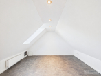 Exklusive Maisonette-Dachgeschosswohnung mit Designerküche, Luxusbad & Studio in Rückersdorf - Büro