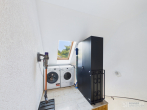 Exklusive Maisonette-Dachgeschosswohnung mit Designerküche, Luxusbad & Studio in Rückersdorf - Treppenhaus