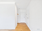Exklusive Maisonette-Dachgeschosswohnung mit Designerküche, Luxusbad & Studio in Rückersdorf - Eingangsbereich
