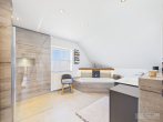 Exklusive Maisonette-Dachgeschosswohnung mit Designerküche, Luxusbad & Studio in Rückersdorf - Badezimmer