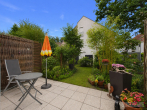 Modernes Reihenhaus mit Sonnenterrasse, Garten & Tiefgarage in Wendelstein-St. Wolfgang! - Terrasse