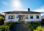Ein Haus voller Möglichkeiten - Großzügiges Wohnen auf drei Etagen in beliebter Lage von Neumarkt - Außenansicht Eingang