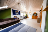 Ein Haus voller Möglichkeiten - Großzügiges Wohnen auf drei Etagen in beliebter Lage von Neumarkt - Wohnbereich DG