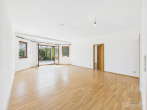 Stilvolle 3-Zimmer-Wohnung mit großzügiger Terrasse und lichtdurchflutetem Wohnkonzept - Wohnzimmer