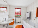 Gepflegte 2-Zimmer-Wohnung in Neumarkt – ruhige und stadtnahe Lage - Badezimmer