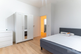 Renovierte 4-Zimmer Erdgeschoss Wohnung mit Terrasse und Garten in Top-Lage! Für Familien oder Paare - Zimmer 1