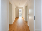 Hochwertige 3-Zimmer-Wohnung mit Südbalkon in Feldkirchen bei München - Flur