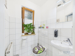 Familienfreundliches Reihenhaus mit Garten, Spielplätzen und Tiefgarage in Wendelstein-St. Wolfgang! - Gäste-WC
