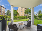 Großer Garten, Erdgeschoss, 4 Zimmer – ein modernes Zuhause mit Seltenheitswert - Terrasse_hinten