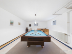 Großzügiges Haus mit großem Grundstück, Weitblick und PV-Anlage in Erlangens Umkreis - Billiardzimmer KG