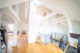 Frei ab 01.04.26 – Design trifft Geschichte - Exklusives Loft-Penthouse mit Dachterrasse & Burgblick - Büro Ecke