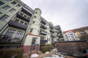 Frei ab 01.04.26 – Design trifft Geschichte – Exklusives Loft-Penthouse mit Dachterrasse & Burgblick, 90429 Nürnberg, Penthousewohnung